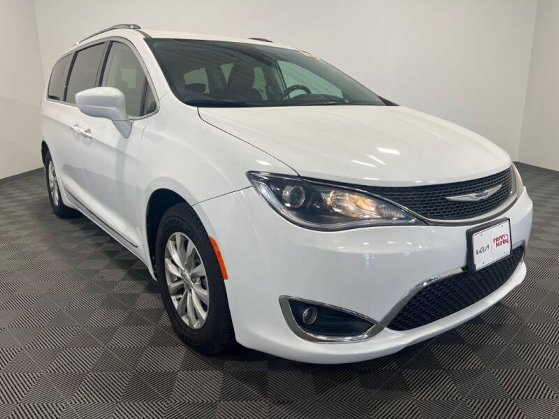 2019 Chrysler Pacifica for sale at Renn Kirby Kia in Gettysburg PA