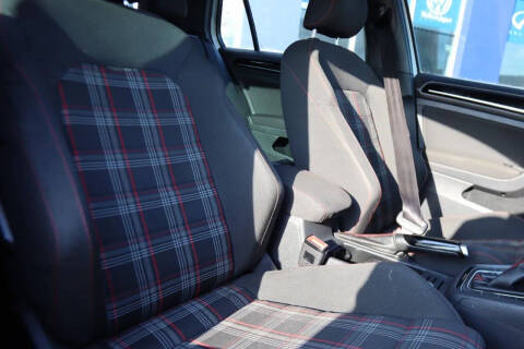 2017 Volkswagen Golf GTI S