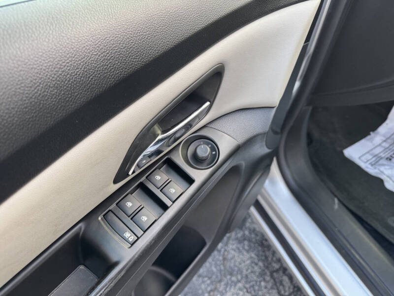 2013 Chevrolet Cruze LS Auto