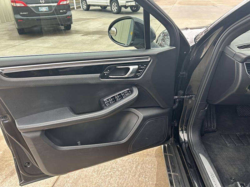 2016 Porsche Macan S