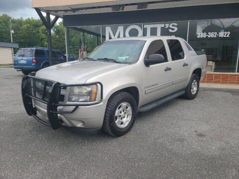 2009 Chevrolet Avalanche for sale at Mott's Inc Auto in Live Oak FL