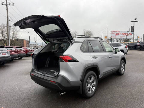 2025 Toyota RAV4 Hybrid XLE