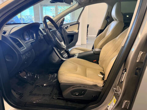 2016 Volvo XC60 T6 Drive-E