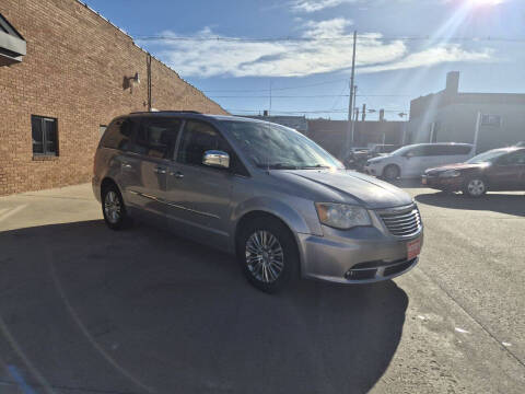 2013 Chrysler Town and Country Touring-L
