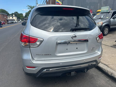 2013 Nissan Pathfinder SL