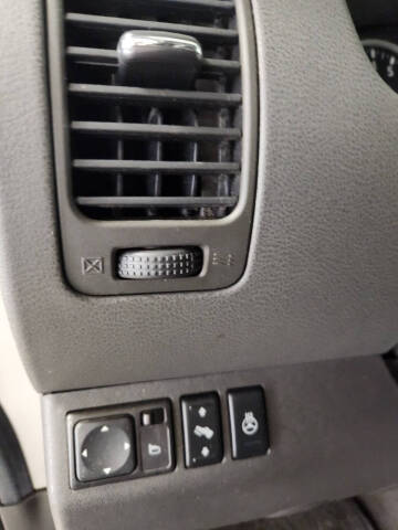 2008 Nissan Pathfinder LE