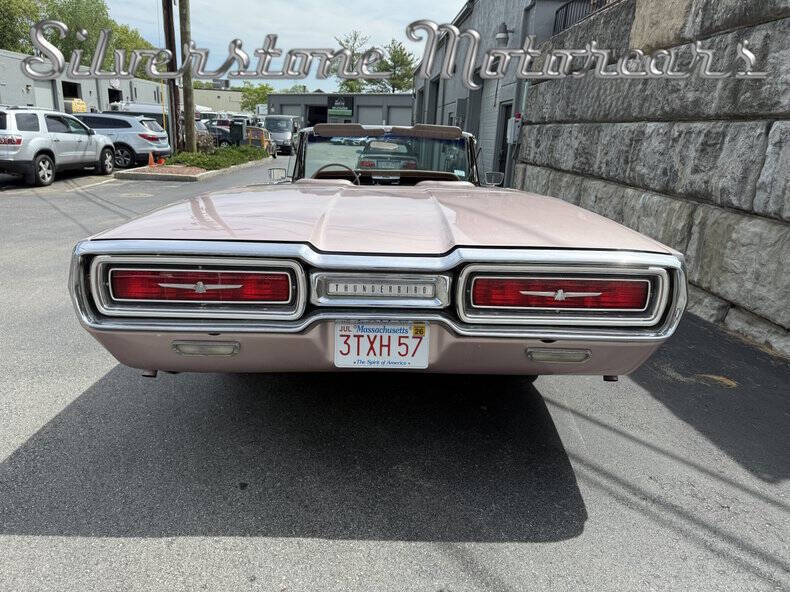 1964 Ford Thunderbird