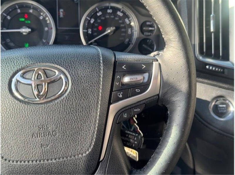 2017 Toyota Land Cruiser
