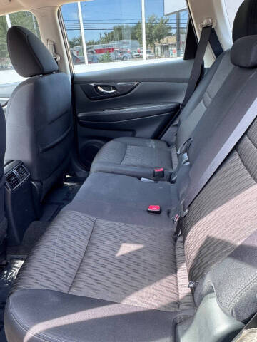 2017 Nissan Rogue SV