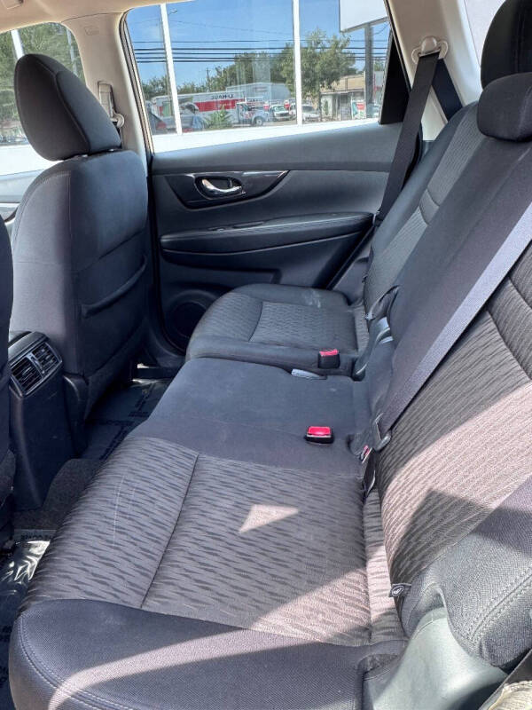 2017 Nissan Rogue SV