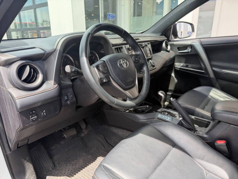 2016 Toyota RAV4 SE