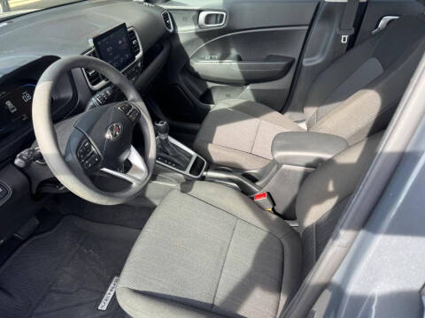 2025 Hyundai Venue SE