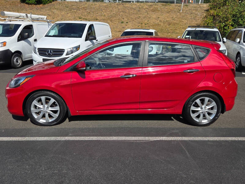2013 Hyundai Accent SE