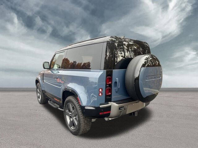 2025 Land Rover Defender 90 P400 X-Dynamic SE