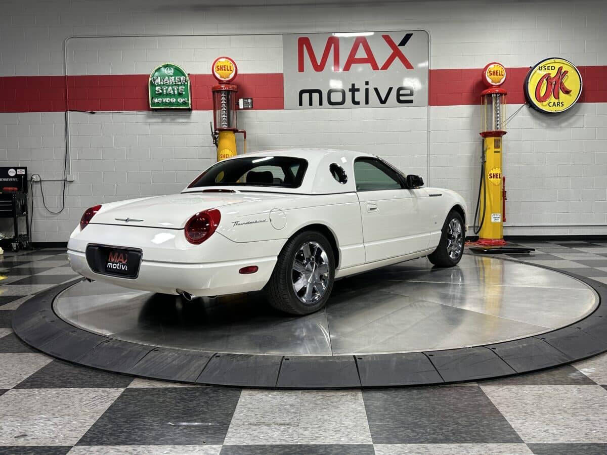 2003 Ford Thunderbird 8