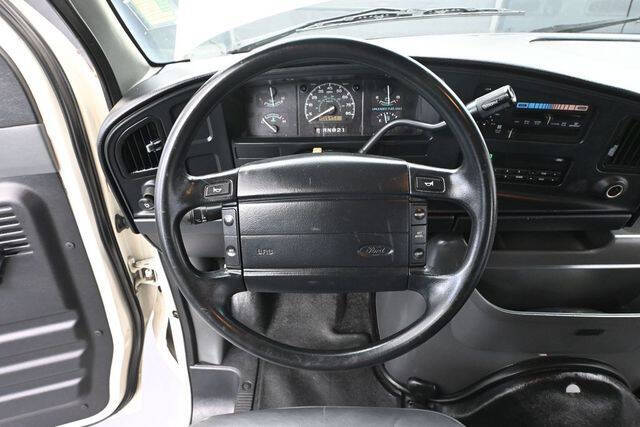 1995 Ford E-150 XL