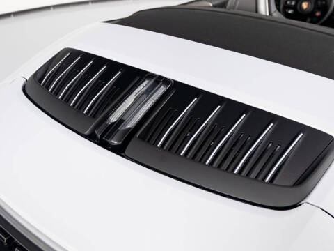 2025 Porsche 911 Carrera