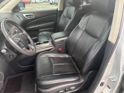 2017 Nissan Pathfinder Platinum
