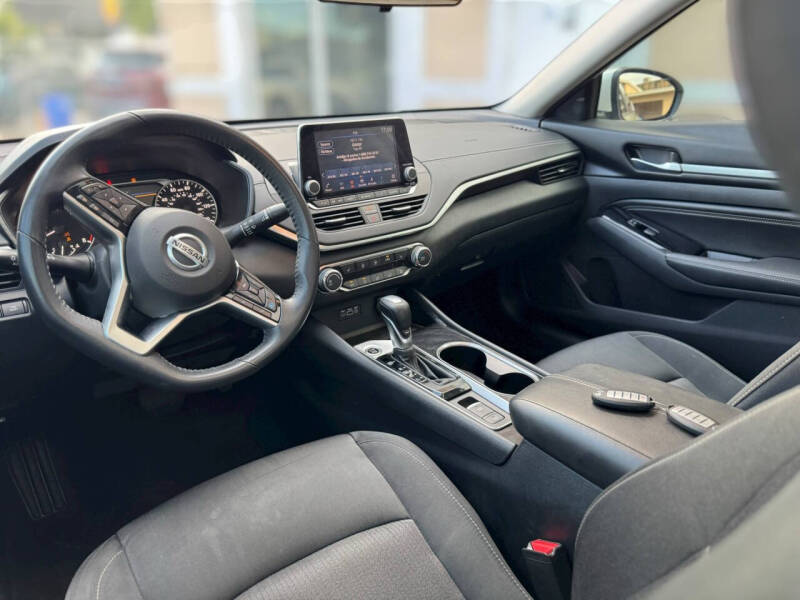 2021 Nissan Altima 2.5 SV