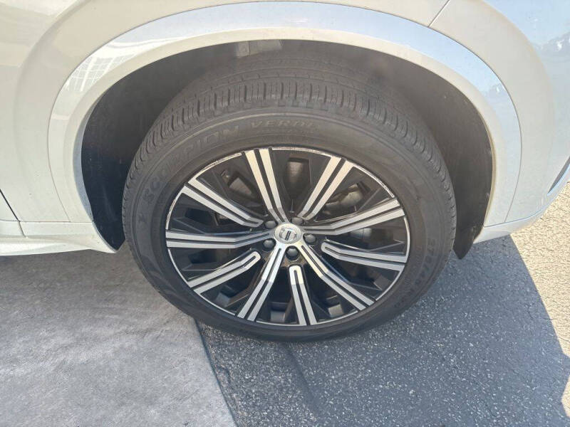 2023 Volvo XC90 B5 Core
