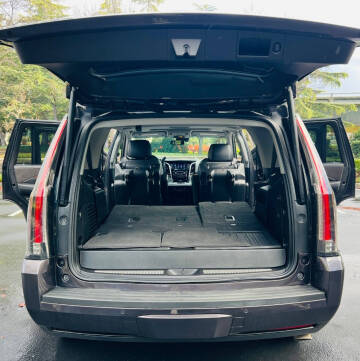 2017 Cadillac Escalade Luxury