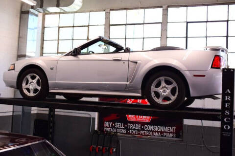 2004 Ford Mustang Deluxe