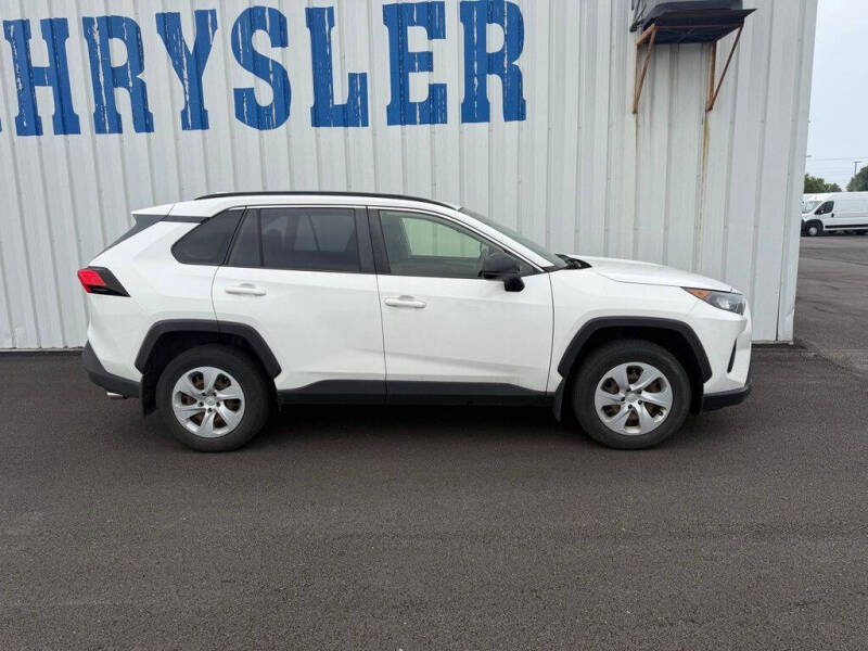 2019 Toyota RAV4 LE