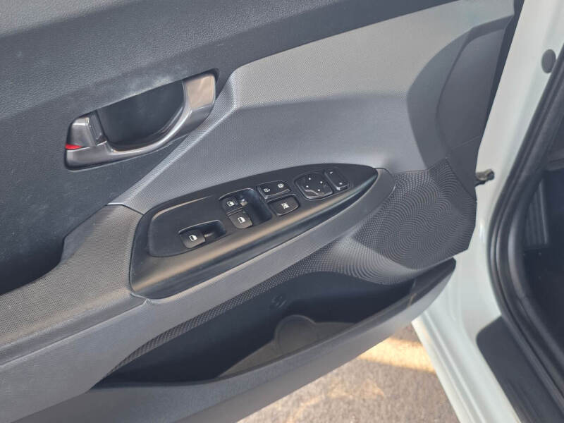 2019 Hyundai Veloster