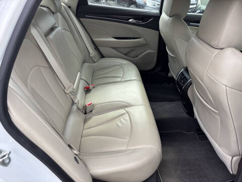 2017 Buick LaCrosse Essence