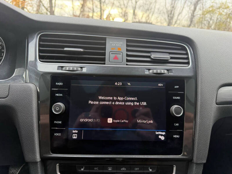 2019 Volkswagen Golf SportWagen