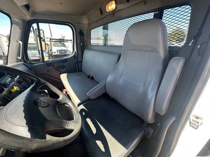 2016 Freightliner M2 106