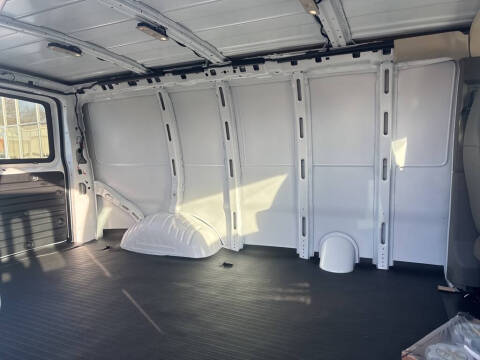 2025 Chevrolet Express 2500