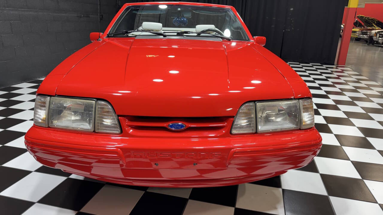 1992 Ford Mustang 9