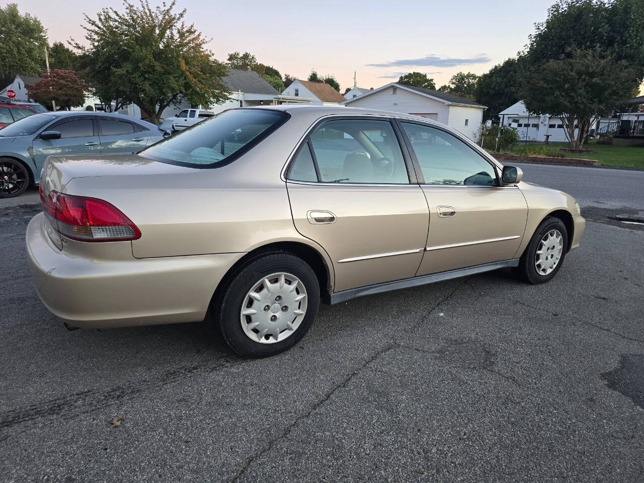 2002 Honda Accord for sale at QUEENSGATE AUTO SALES in York, PA