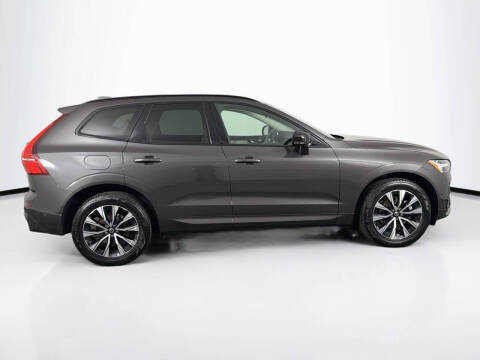 2023 Volvo XC60 B5 Plus Dark Theme