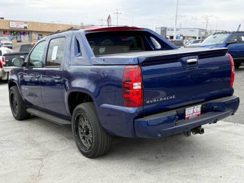 2013 Chevrolet Avalanche LT Black Diamond
