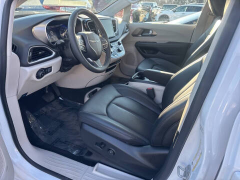 2024 Chrysler Pacifica Touring L