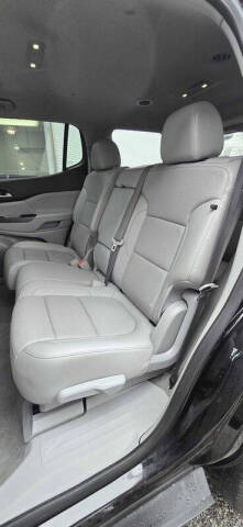 2023 GMC Acadia SLT