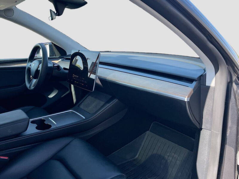 2025 Tesla Model Y Long Range