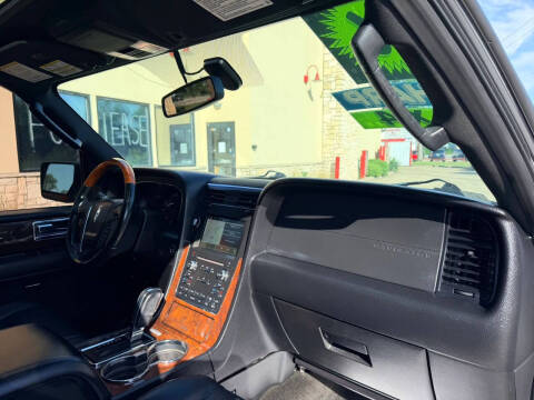 2016 Lincoln Navigator Select