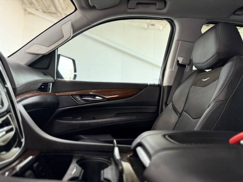 2019 Cadillac Escalade Luxury