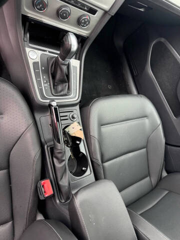 2017 Volkswagen Golf TSI Wolfsburg Edition