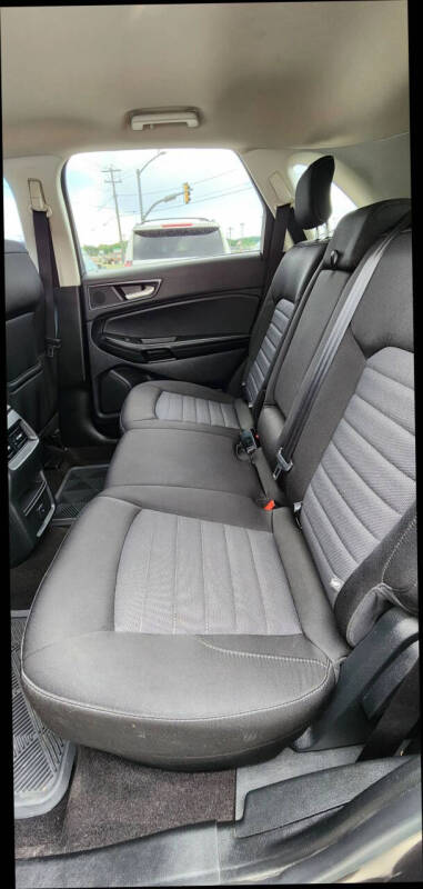 2020 Ford Edge SE