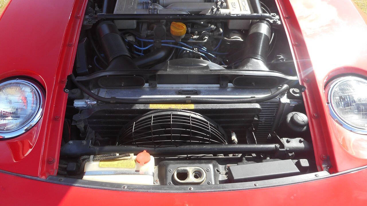 1985 Porsche 928 38
