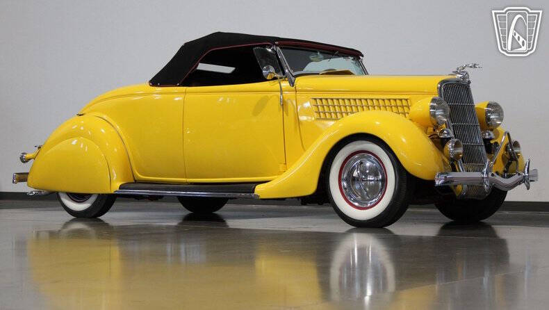 1935 Ford Deluxe