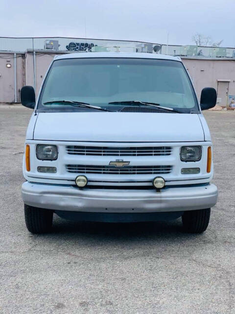 2000 Chevrolet Express Base's photo
