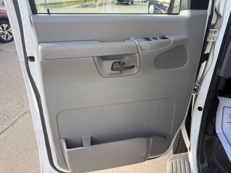 2007 Ford E-Series E-350 SD XLT