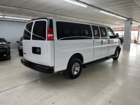 2022 Chevrolet Express LS 3500