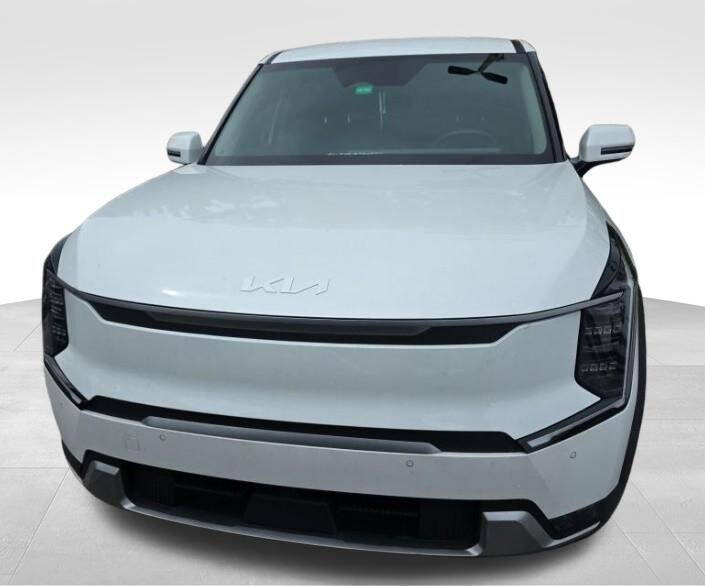 2024 Kia EV9 Light Long Range