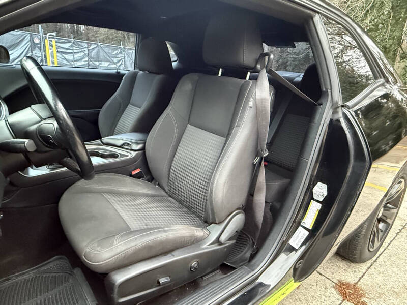 2016 Dodge Challenger SXT